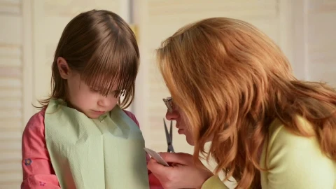 Stock Video Mother Cutting Her Daughters Hai Animated Wallpaper - Free Live Wallpaper