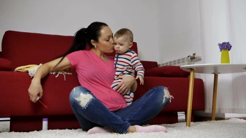 Stock Video Mother Blowing Bubbles With Her Bab Animated Wallpaper - Free Live Wallpaper