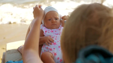 Stock Video Mother And Her Baby On A Sunbe Animated Wallpaper - Free Live Wallpaper