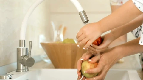 Stock Video Mother And Daughter Washing Apple Animated Wallpaper - Free Live Wallpaper