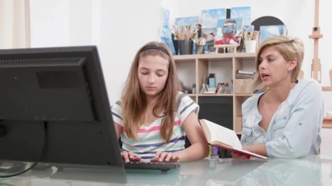 Stock Video Mom Helping Girl Learn Computer Skill Animated Wallpaper - Free Live Wallpaper