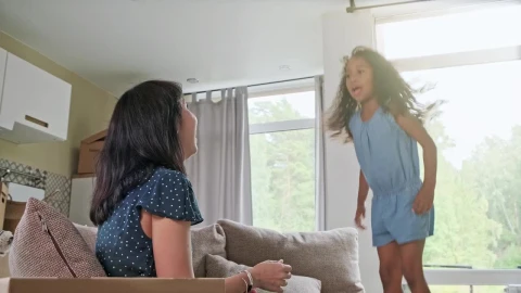 Stock Video Mom And Daughter Playing On A Couc Animated Wallpaper - Free Live Wallpaper