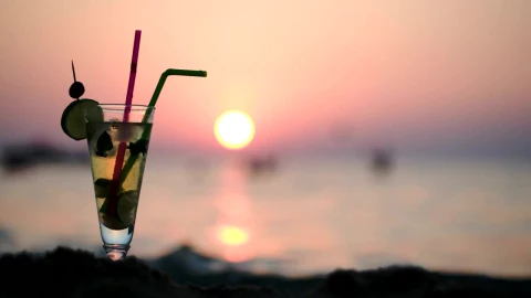 Stock Video Mojito Against The Coas Animated Wallpaper - Free Live Wallpaper
