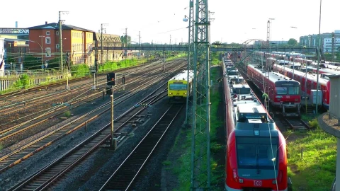 Stock Video Modern Train Statio Animated Wallpaper - Free Live Wallpaper