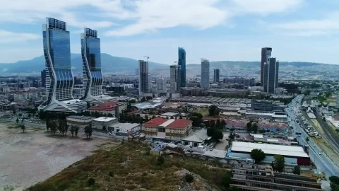 Stock Video Modern Buildings In An Old Cit Animated Wallpaper - Free Live Wallpaper