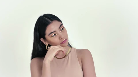 Stock Video Modeling In A Photoshoot On A Light Backgroun Animated Wallpaper - Free Live Wallpaper