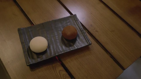 Stock Video Mochi Dessert On A Brown Plat Animated Wallpaper - Free Live Wallpaper