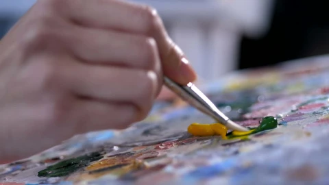 Stock Video Mixing Paints On A Palett Animated Wallpaper - Free Live Wallpaper