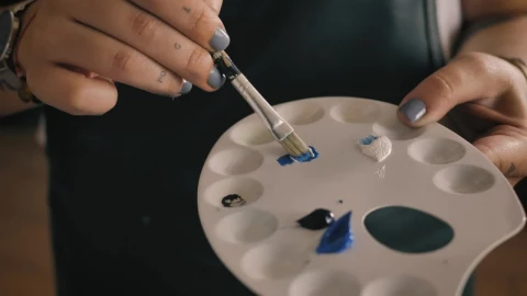 Stock Video Mixing Colors In A Paint Palett Animated Wallpaper - Free Live Wallpaper