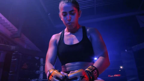 Stock Video Mixed Martial Arts Fighter Sitting In A Rin Animated Wallpaper - Free Live Wallpaper