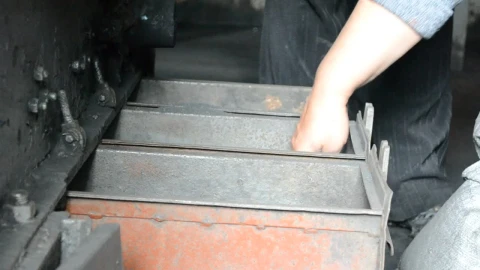 Stock Video Miner In A Coal Min Animated Wallpaper - Free Live Wallpaper
