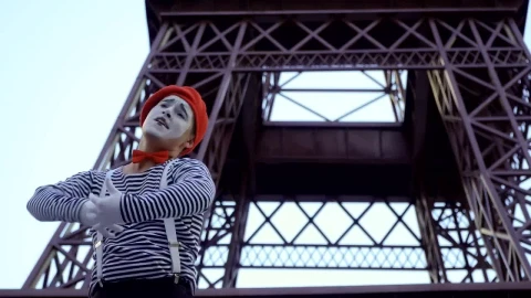 Stock Video Mime In Front Of The Eiffel Towe Animated Wallpaper - Free Live Wallpaper
