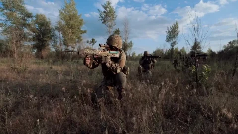 Stock Video Military Troops On The Battlefiel Animated Wallpaper - Free Live Wallpaper