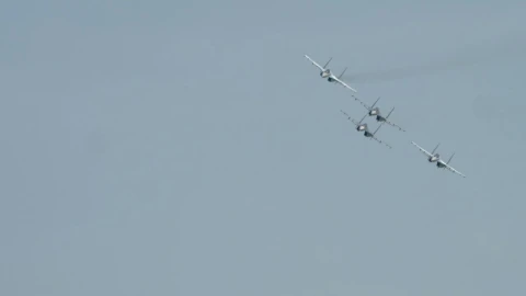 Stock Video Military Jets Squadron In The Clear Sk Animated Wallpaper - Free Live Wallpaper