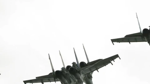 Stock Video Military Jets Squadron Flying In The Cloudy Sk Animated Wallpaper - Free Live Wallpaper