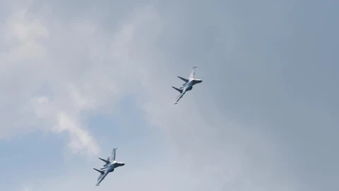 Stock Video Military Jets In Slow Motion Flying In The Sk Animated Wallpaper - Free Live Wallpaper