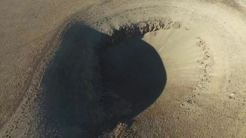Stock Video Meteor Sinkhole In The Dry Plai Animated Wallpaper - Free Live Wallpaper