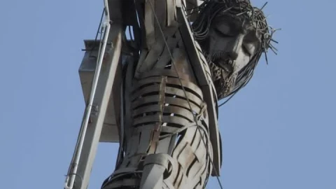 Stock Video Metal Sculpture Of A Crucified Jesus Chris Animated Wallpaper - Free Live Wallpaper