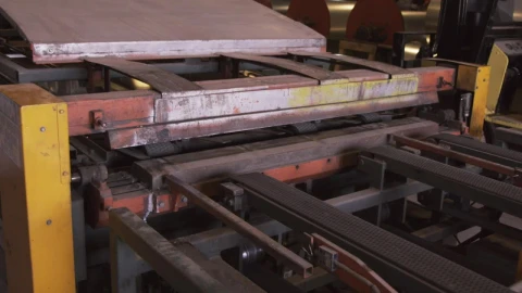 Stock Video Metal Pressing Machin Animated Wallpaper - Free Live Wallpaper