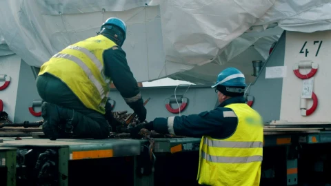 Stock Video Men With Helmet And Vests Workin Animated Wallpaper - Free Live Wallpaper