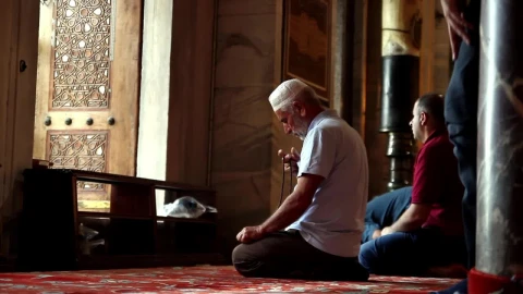 Stock Video Men Praying Inside A Mosque On The Floo Animated Wallpaper - Free Live Wallpaper