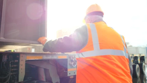 Stock Video Men Loading A Freight Truc Animated Wallpaper - Free Live Wallpaper