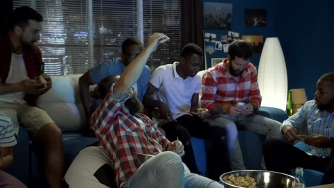 Stock Video Men Betting Money In Front Of The T Animated Wallpaper - Free Live Wallpaper