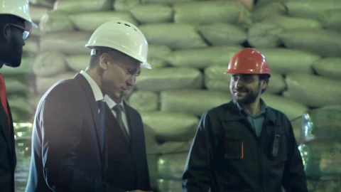 Stock Video Meeting Of Business People While Walkin Animated Wallpaper - Free Live Wallpaper