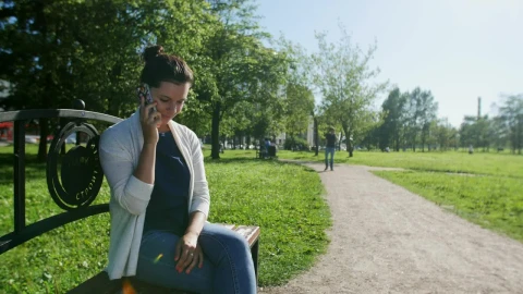 Stock Video Meeting For A Date In The Par Animated Wallpaper - Free Live Wallpaper