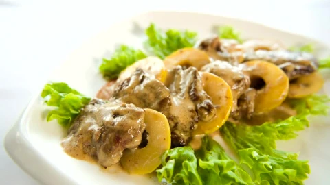 Stock Video Meat Dish With Pineapple And Lettuc Animated Wallpaper - Free Live Wallpaper