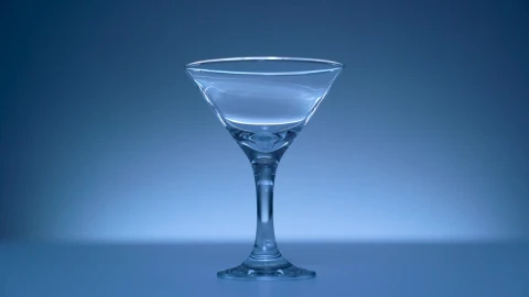Stock Video Martini Glass On The Tabl Animated Wallpaper - Free Live Wallpaper