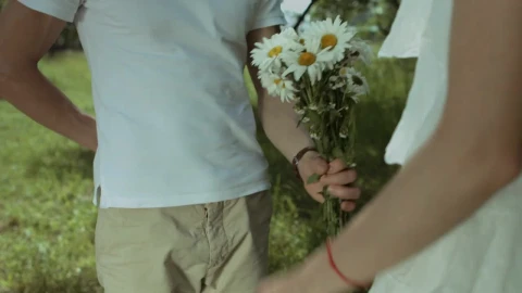 Stock Video Marriage Proposal In A Beautiful Garde Animated Wallpaper - Free Live Wallpaper