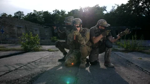 Stock Video Marines Aiming Their Weapon Animated Wallpaper - Free Live Wallpaper
