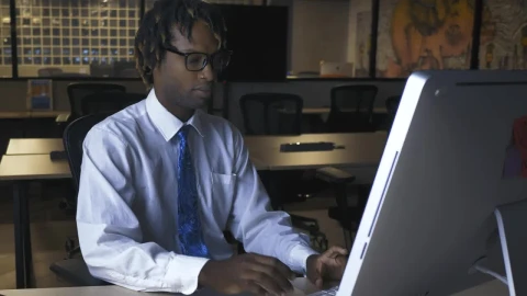 Stock Video Man Working On Computer In An Office At Nigh Animated Wallpaper - Free Live Wallpaper