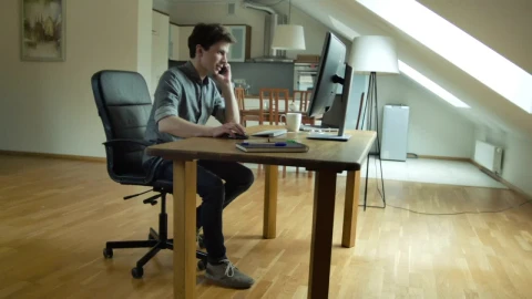 Stock Video Man Working On Customer Support At Hom Animated Wallpaper - Free Live Wallpaper
