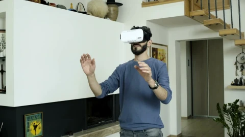 Stock Video Man Working In Virtual Reality At Hom Animated Wallpaper - Free Live Wallpaper