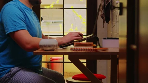 Stock Video Man Working From Hom Animated Wallpaper - Free Live Wallpaper