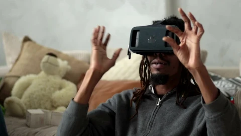 Stock Video Man With Vr Glasses Doing Commands With His Hand Animated Wallpaper - Free Live Wallpaper