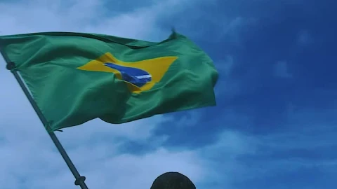 Stock Video Man Waving The Flag Of Brazil In Slow Motio Animated Wallpaper - Free Live Wallpaper