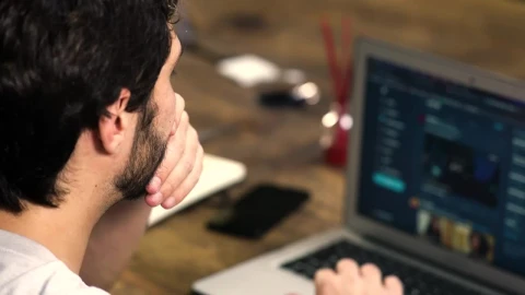 Stock Video Man Visiting Twitter On His Lapto Animated Wallpaper - Free Live Wallpaper