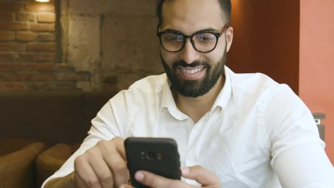 Stock Video Man Using Mobile App Reflected In Glasse Animated Wallpaper - Free Live Wallpaper