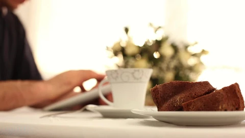 Stock Video Man Using His Table During Breakfas Animated Wallpaper - Free Live Wallpaper