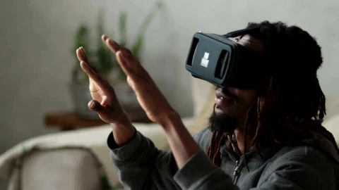 Stock Video Man Using A Vr Headse Animated Wallpaper - Free Live Wallpaper
