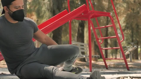 Stock Video Man Stretching His Legs In A Par Animated Wallpaper - Free Live Wallpaper