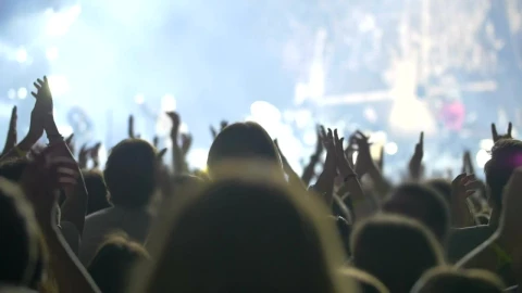 Stock Video Man Standing Still In An Excited Crow Animated Wallpaper - Free Live Wallpaper