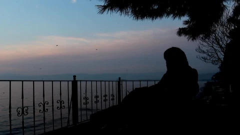 Stock Video Man Smoking On The Seashore At Dus Animated Wallpaper - Free Live Wallpaper