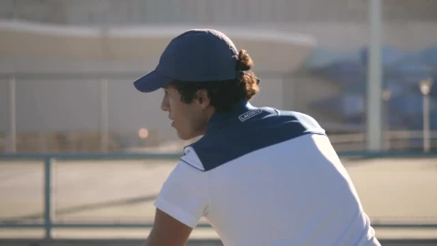 Stock Video Man Serving Tennis Bal Animated Wallpaper - Free Live Wallpaper