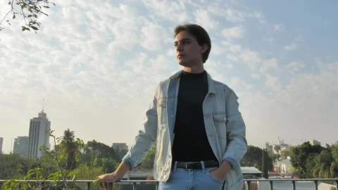 Stock Video Man Posing On The Balcon Animated Wallpaper - Free Live Wallpaper