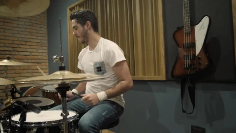 Stock Video Man Playing Drum Animated Wallpaper - Free Live Wallpaper