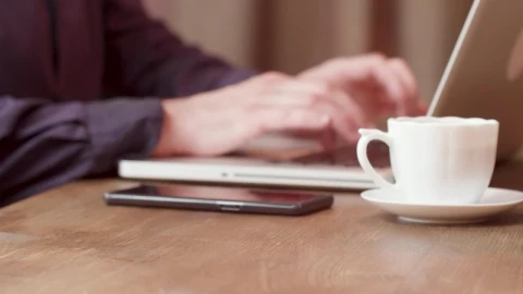 Stock Video Man Pays For Coffee With Mobile Phone Ap Animated Wallpaper - Free Live Wallpaper